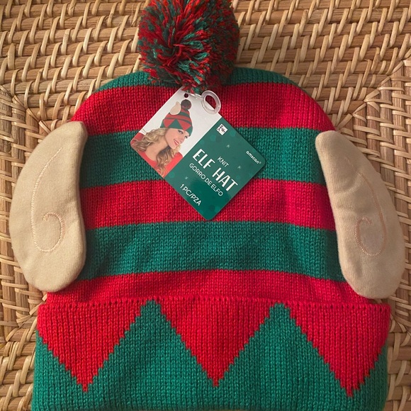 Knit Elf Hat with Elf Ears - NEW!! - Picture 2 of 4